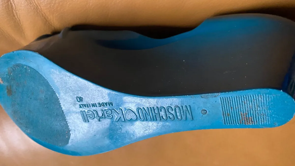 Funky rubberized Moschino sandal - Image 2