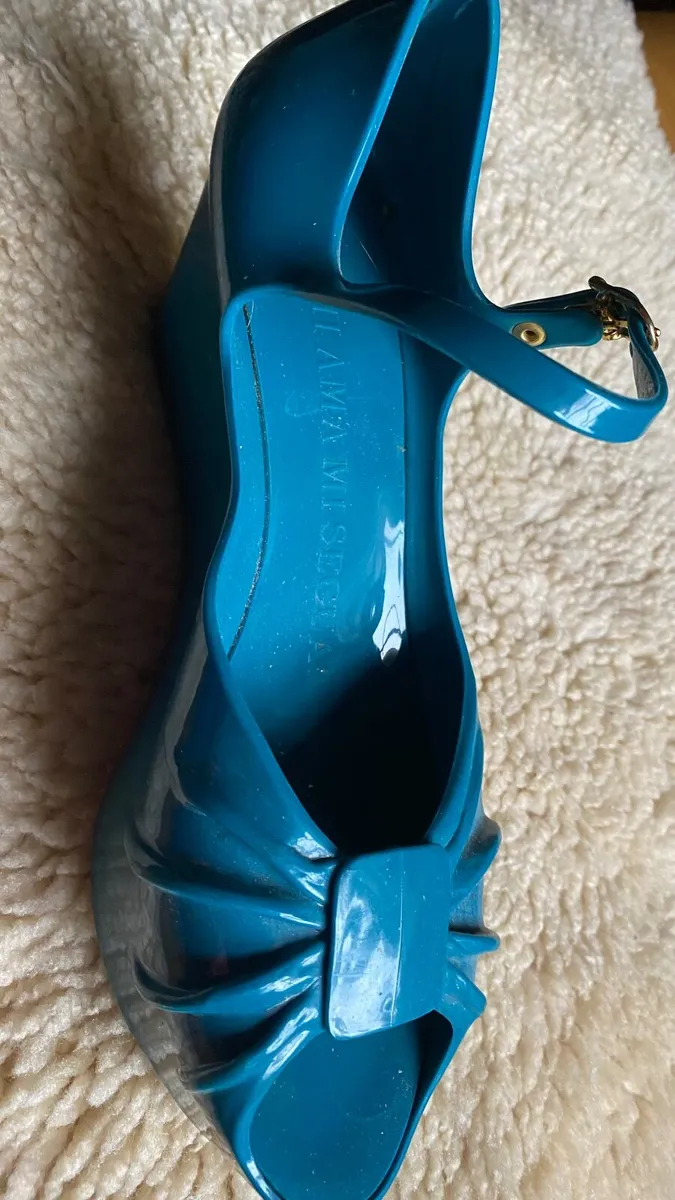 Funky rubberized Moschino sandal - Image 3