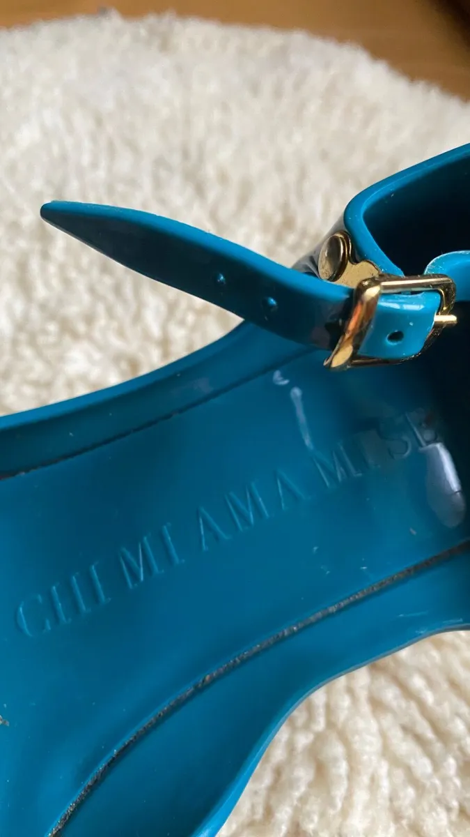 Funky rubberized Moschino sandal - Image 4