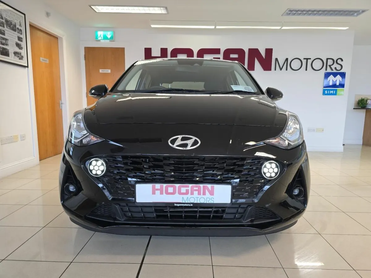 Hyundai i10 Deluxe Automatic 5DR * NEW MODEL * - Image 2