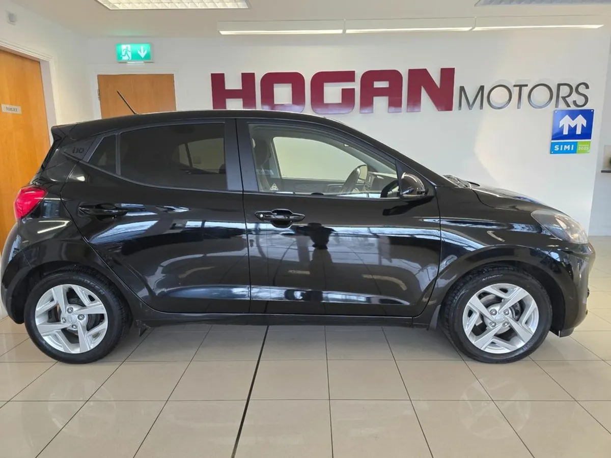 Hyundai i10 Deluxe Automatic 5DR * NEW MODEL * - Image 3