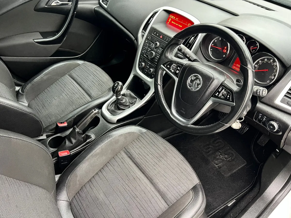 Opel Astra 2015 1.4 Petrol new nct 6/26 tax 7/26 - Image 3