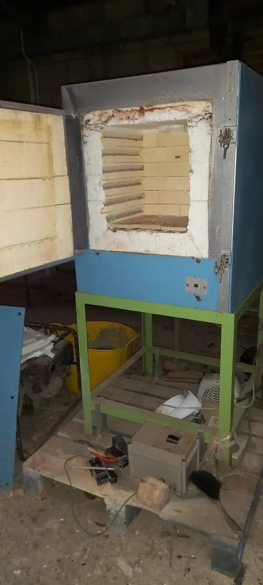 Pottery Kiln - Image 2