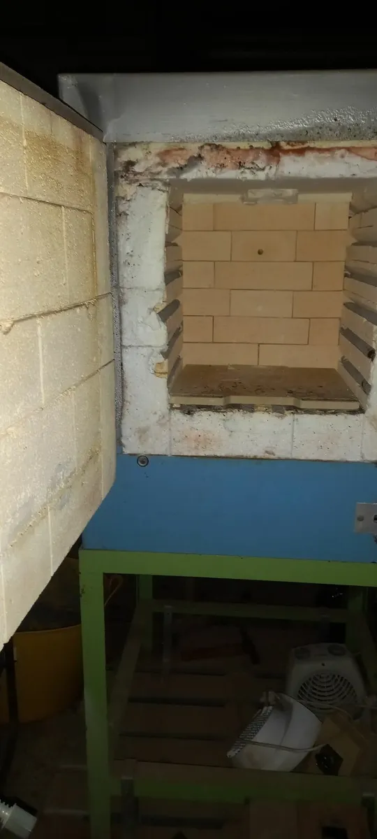 Pottery Kiln - Image 1