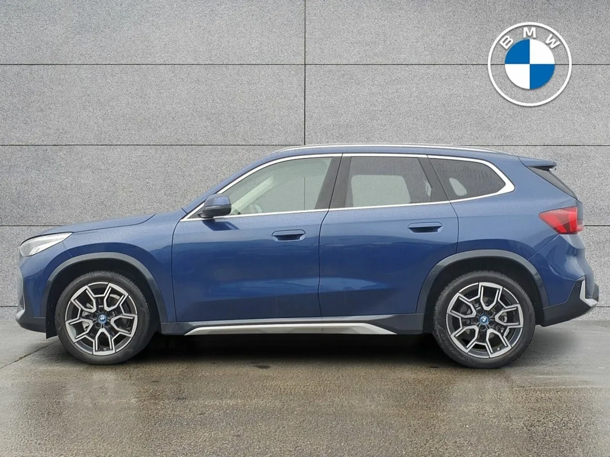 BMW iX1 eDrive20 xLine - Image 4