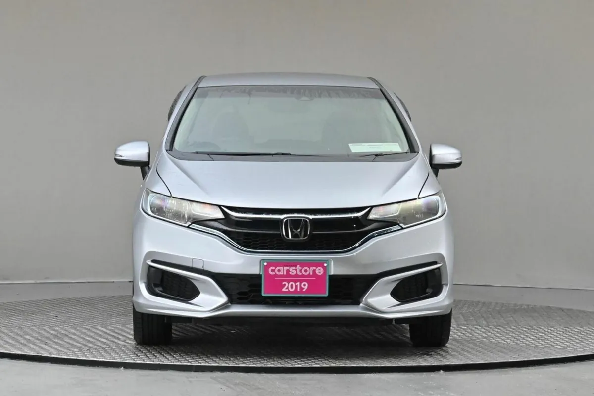Honda Fit 1.5 HYBRID AUTO **ANDROID*CARPLAY**PRIVA - Image 2