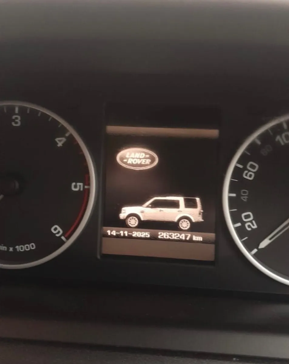 Land Rover Discovery 2010 - Image 2