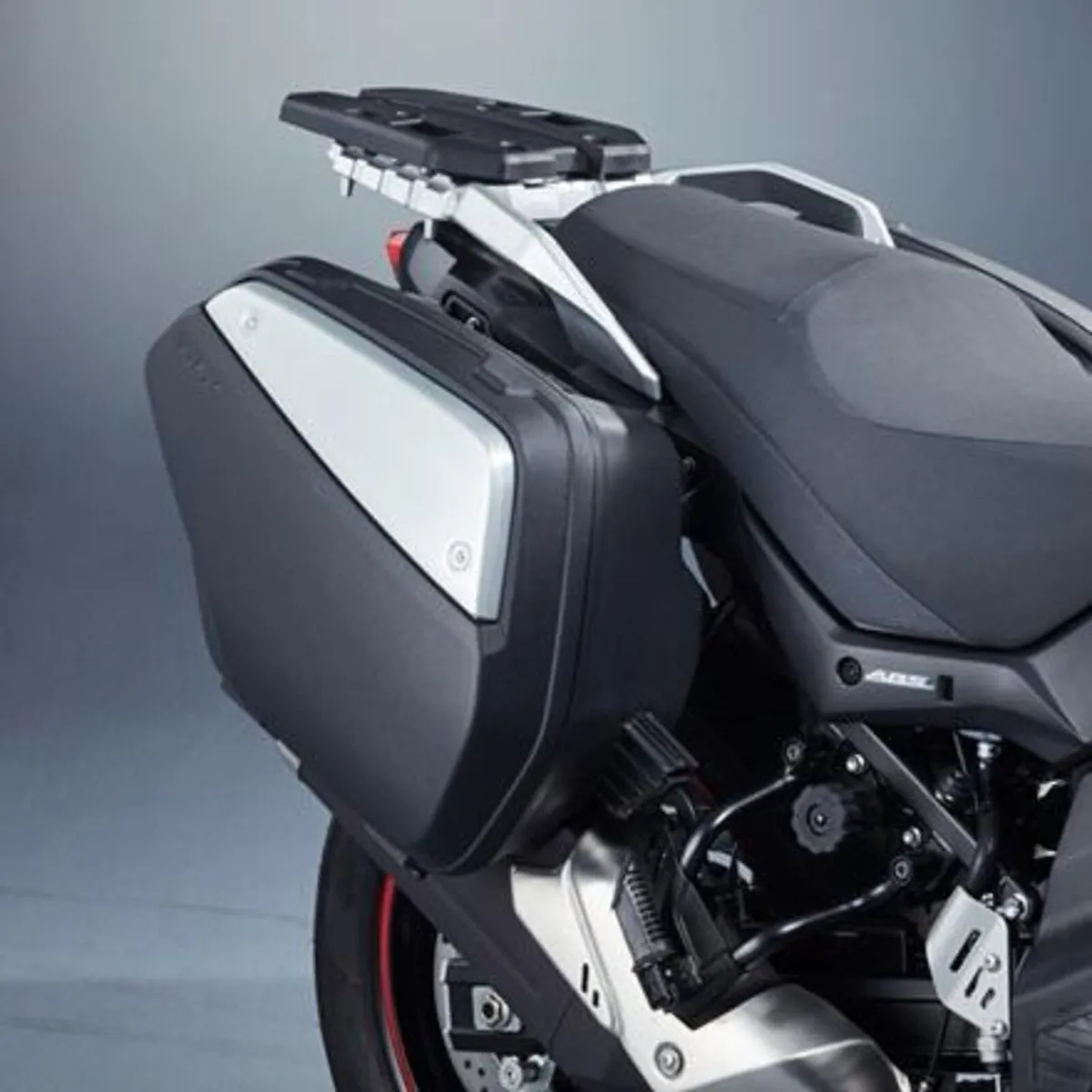 FREE LUGGAGE  - Suzuki DL650XT V-Strom - Image 4