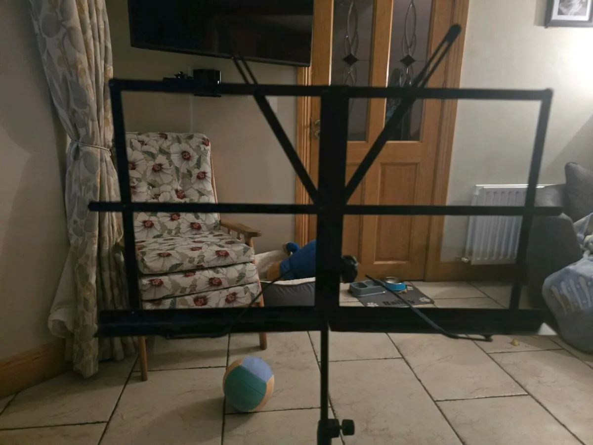 Music stand - Image 1