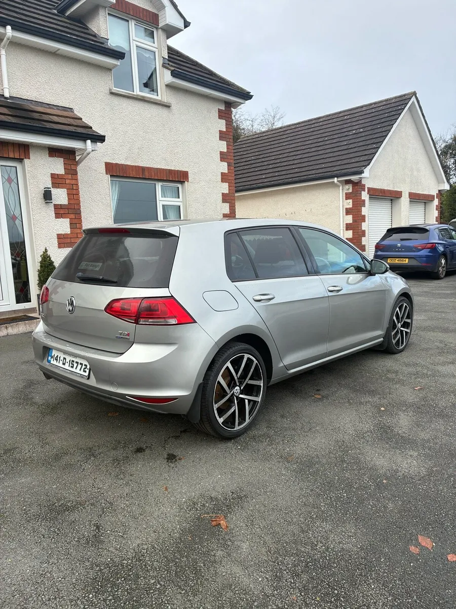 141 VW Golf Highline 1.6 Diesel 105BHP - Image 2