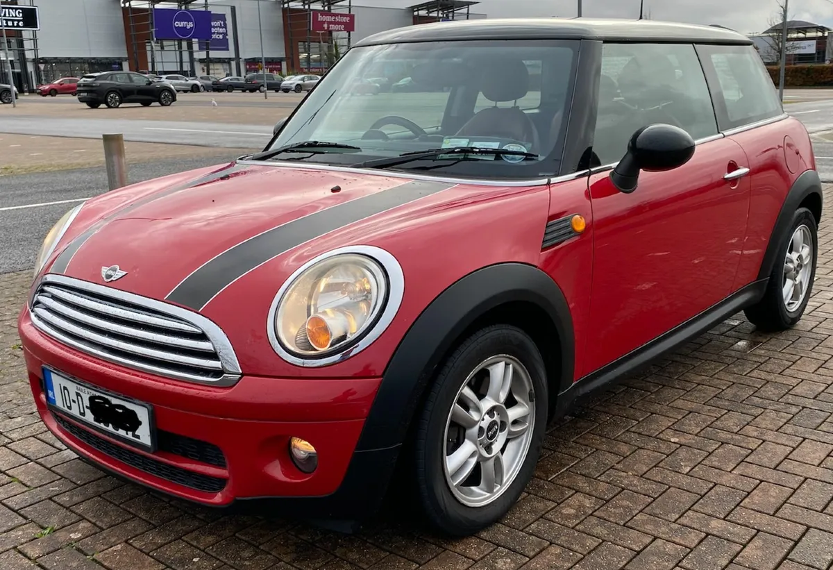 Mini Cooper 2010 - Image 1