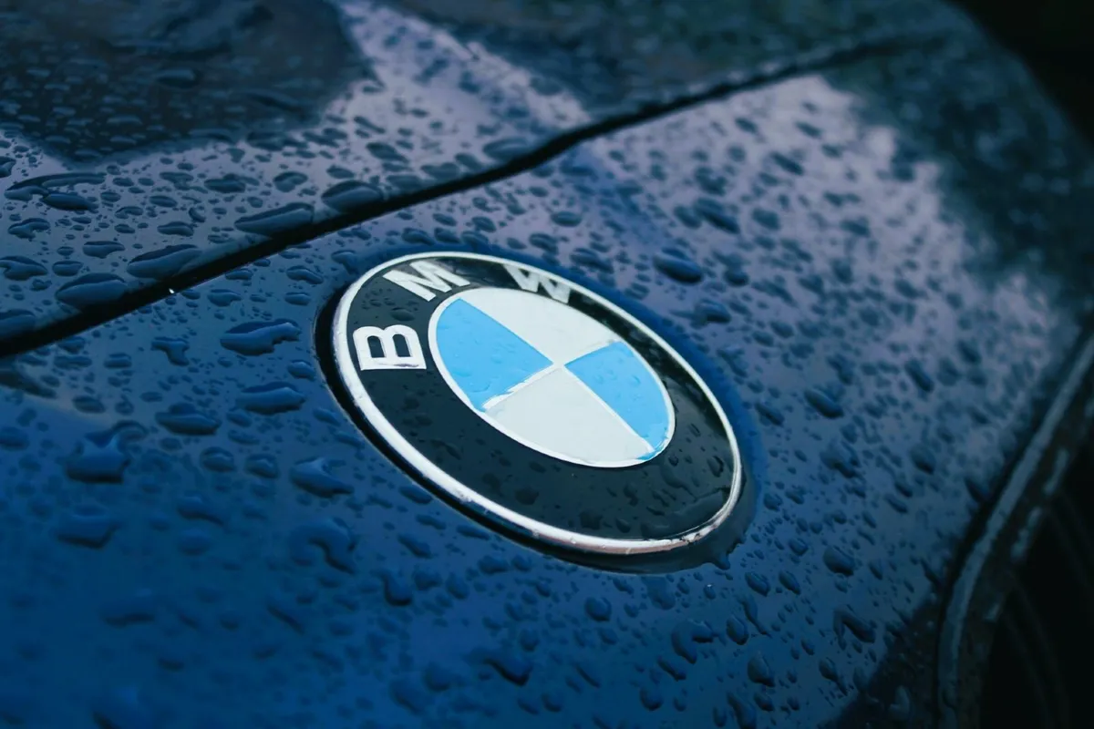 💥BMW 520D ESTATE BLUE(F11) AUTO,LOW MILES,F.S.H💥 - Image 3