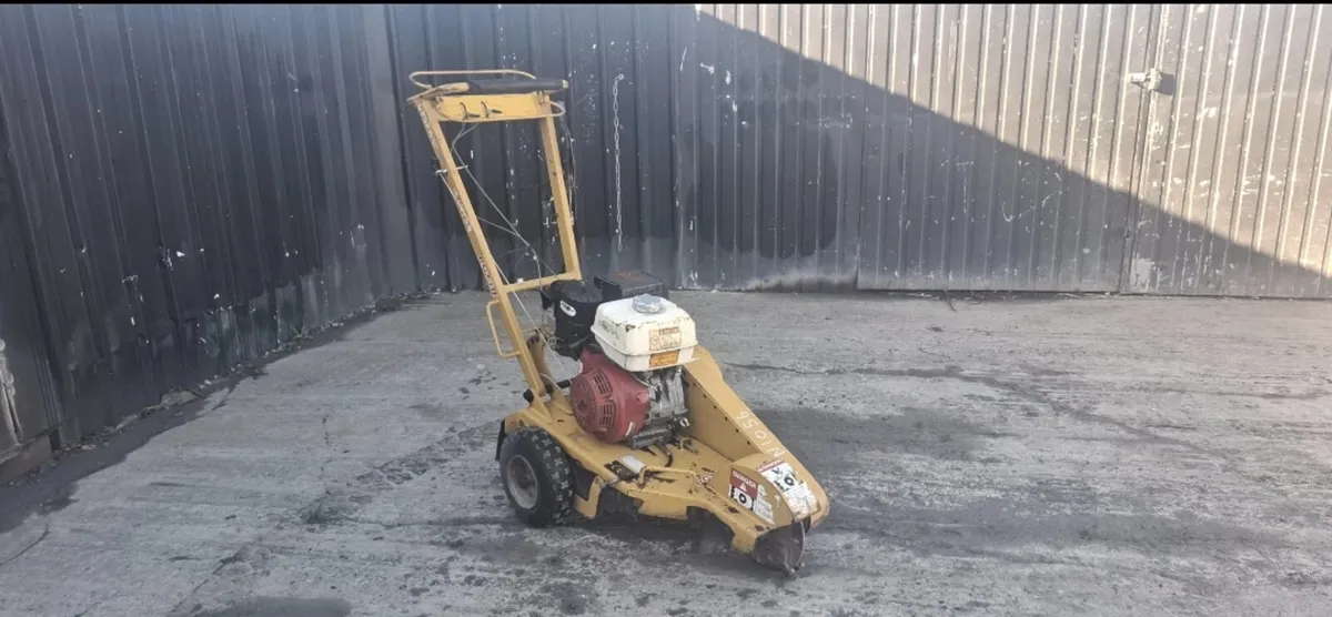 Rayco RG13-2 Petrol Stump Grinder – Honda Engine - Image 1