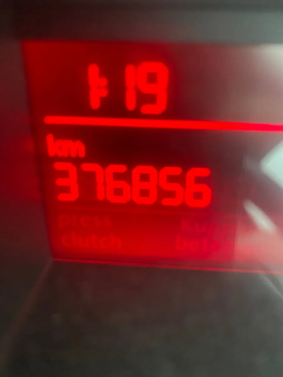 Volkswagen Passat 2008 - Image 2