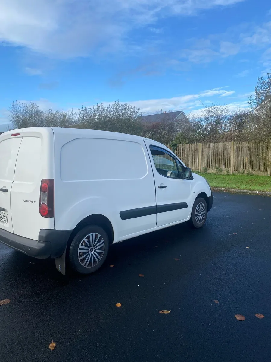 Peugeot partner 162 1.6 hdi doe 10/26 3 seater - Image 3