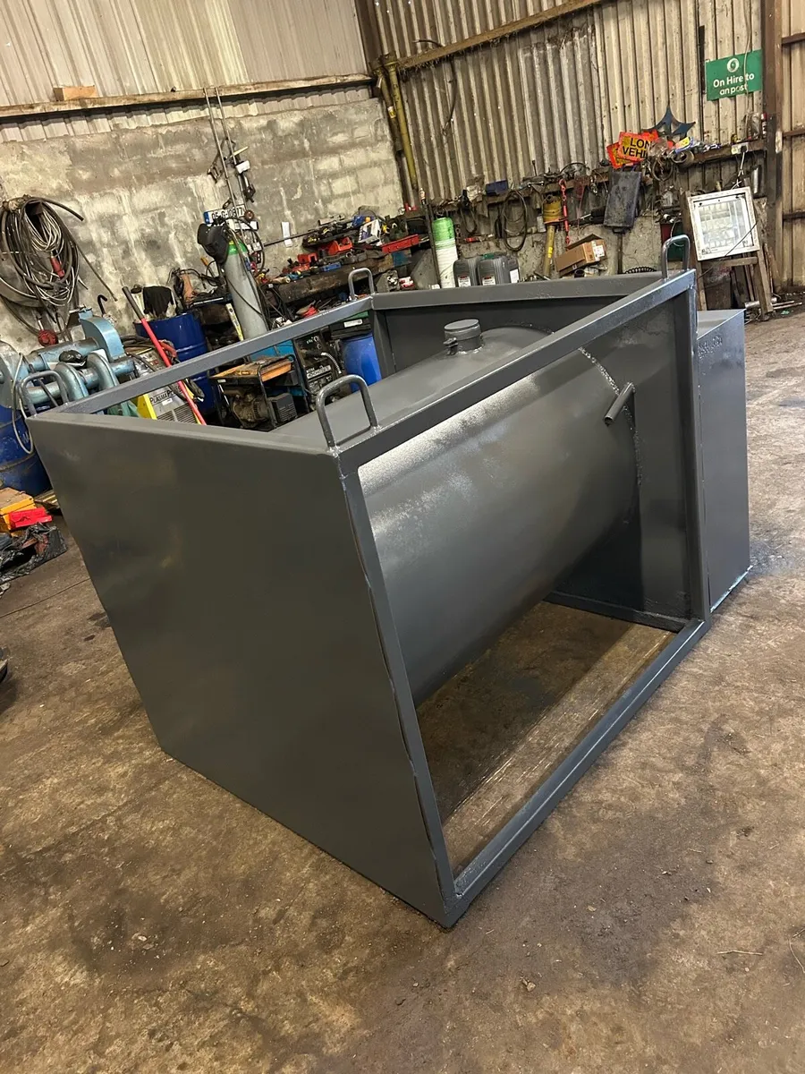 Diesel bowser - Image 1