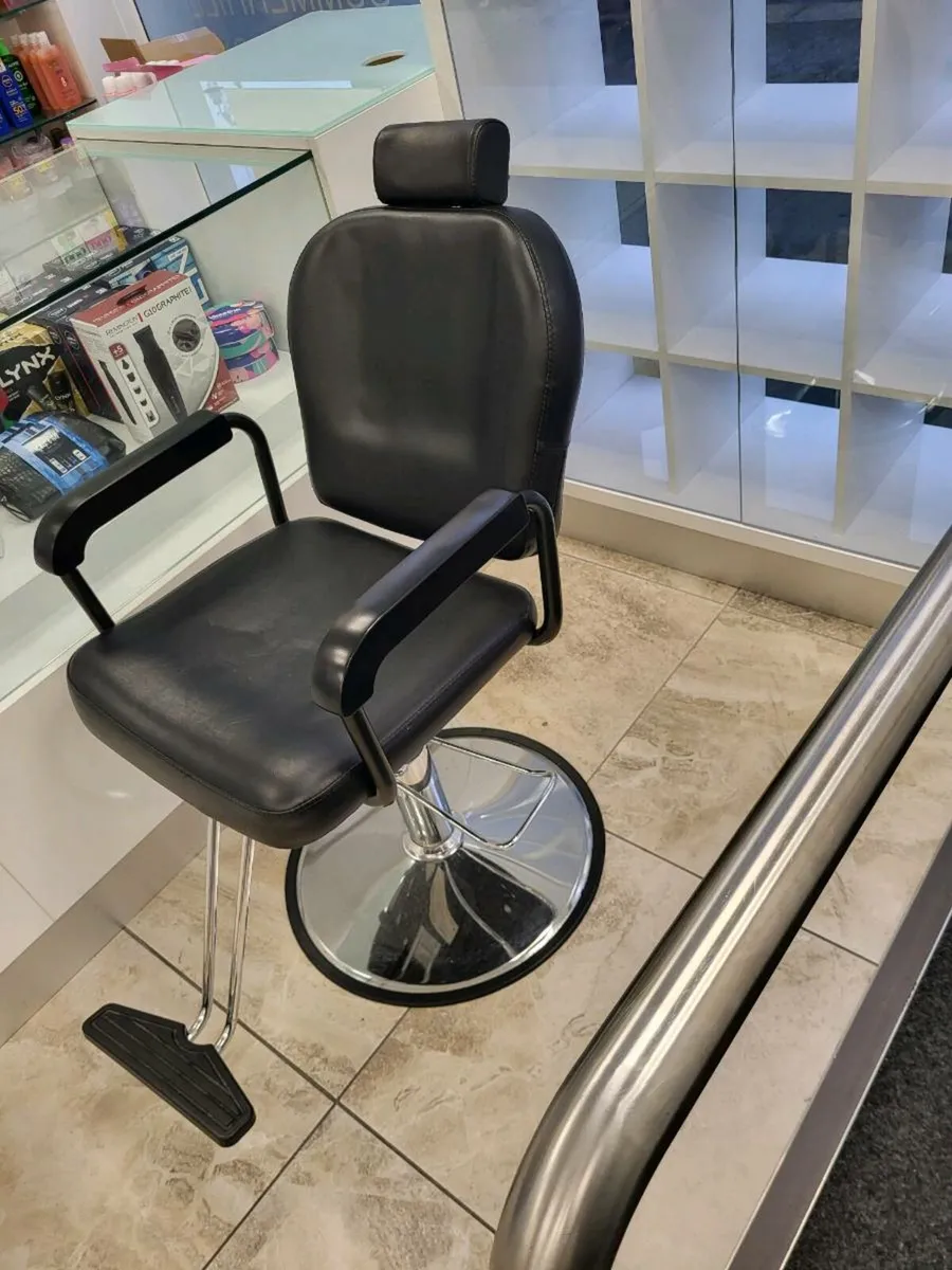Barbers Chair - Image 1