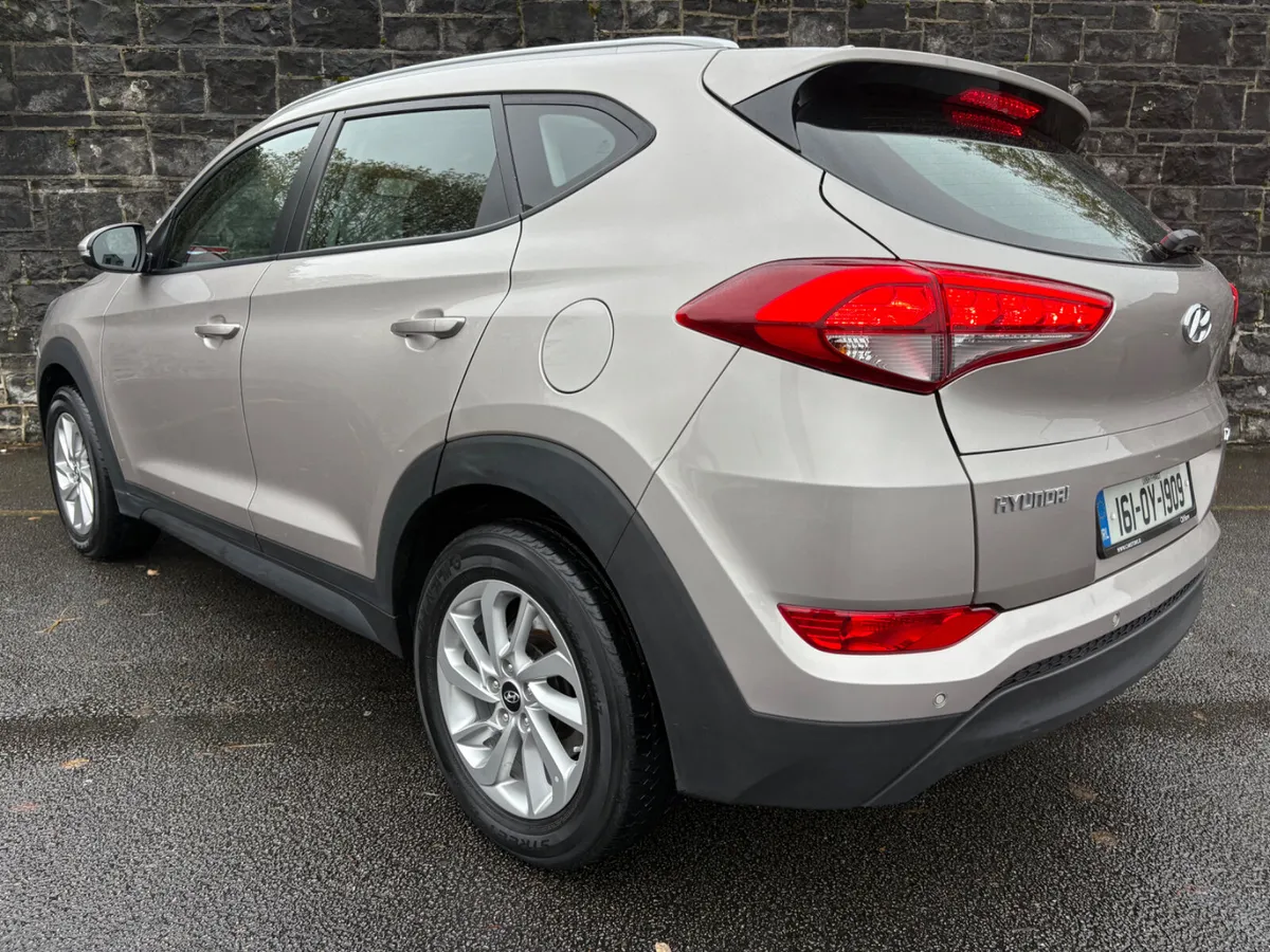 16 Hyundai Tucson Low Kms !! Warranty!! - Image 2
