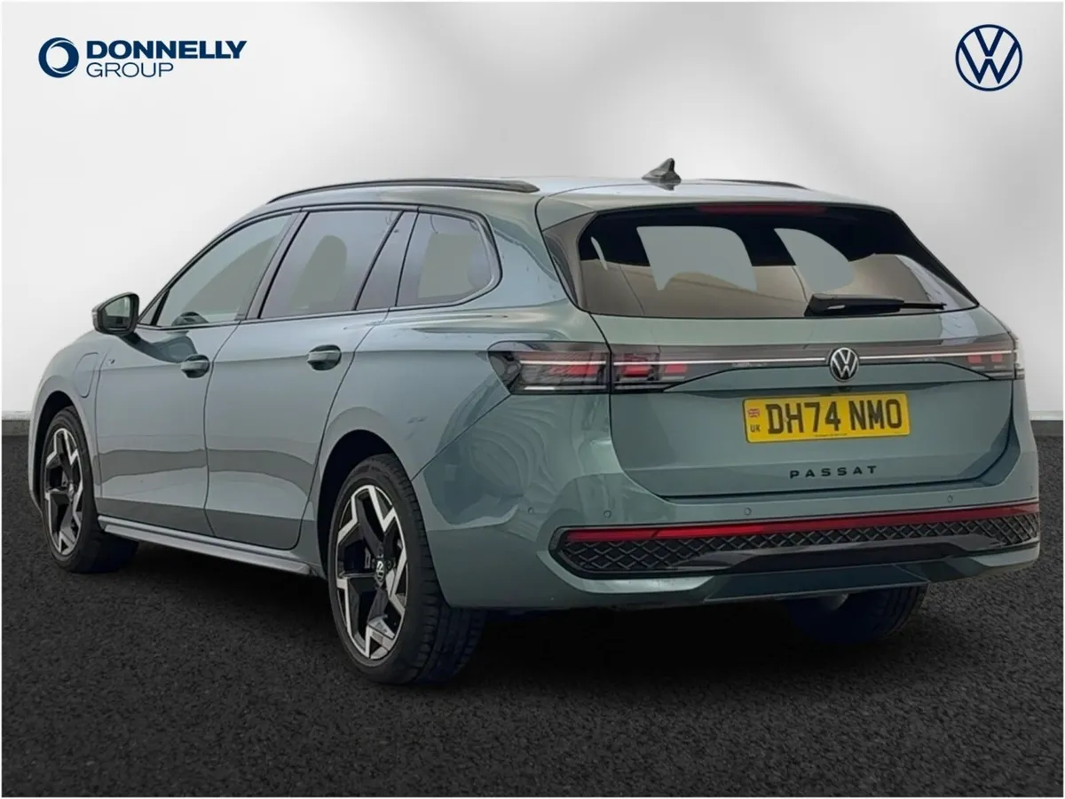 Volkswagen Passat Estate R-Line - Image 3