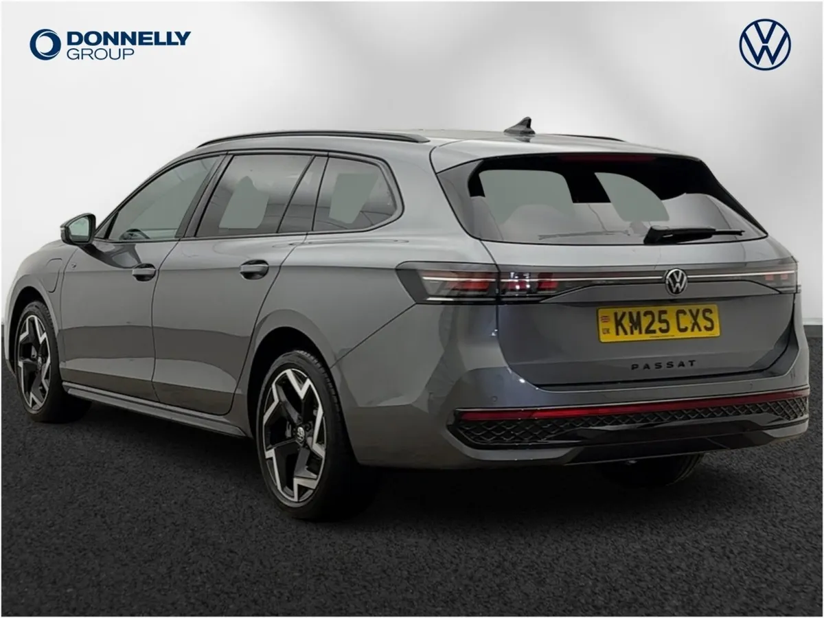 Volkswagen Passat Estate R-Line - Image 3