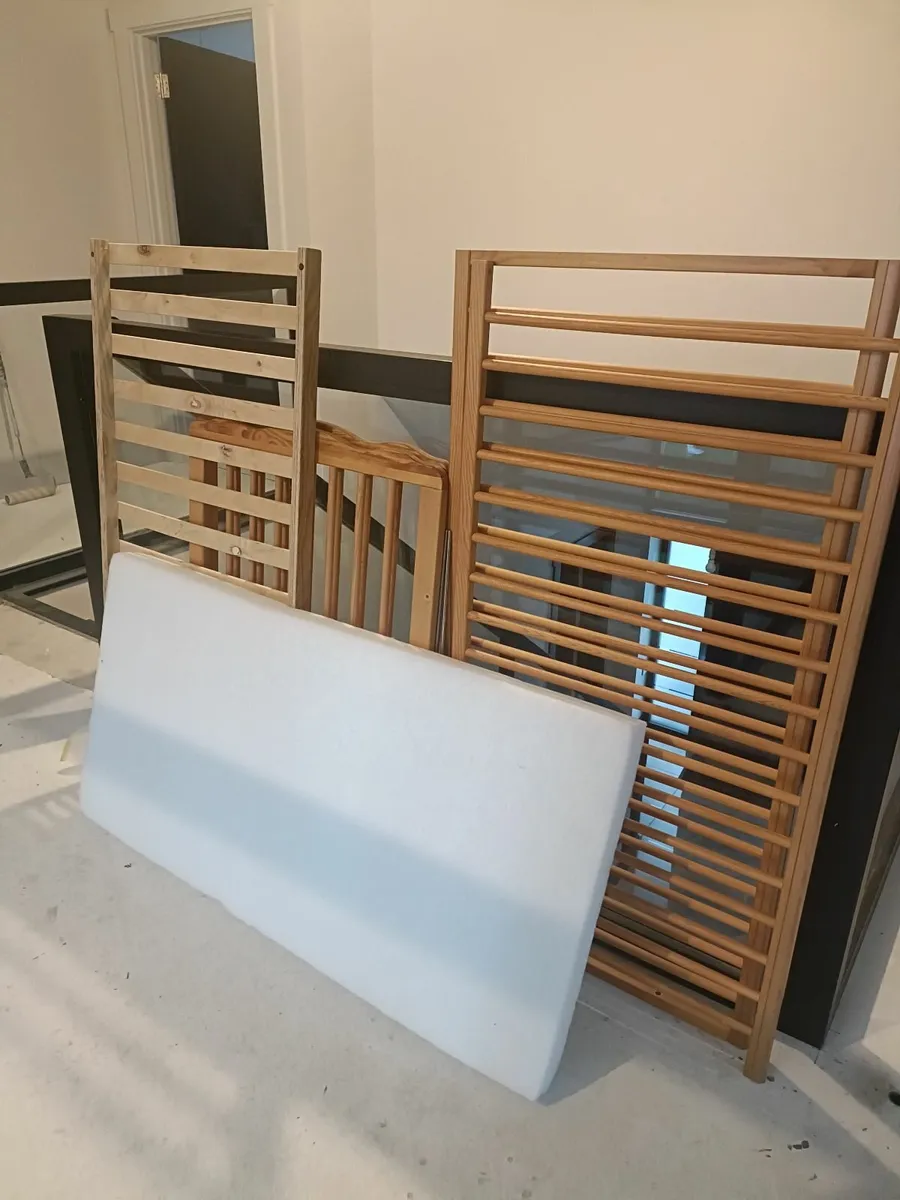 Baby cot - Image 2
