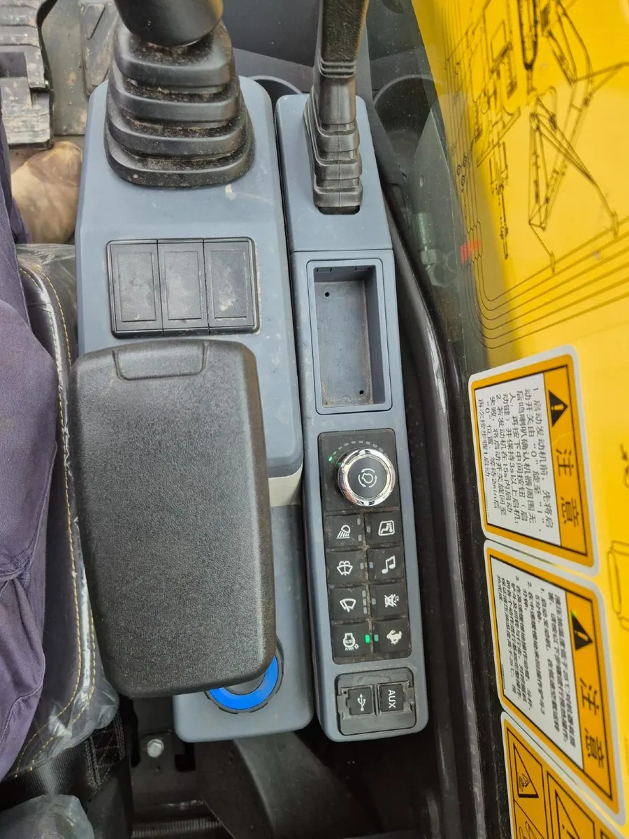 XCMG XE60G Pro Digger / Excavator New - Image 2