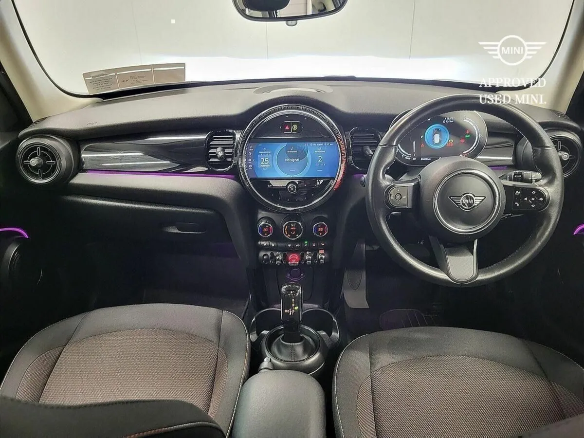 Mini Cooper 5-Door Cooper Classic - Image 4