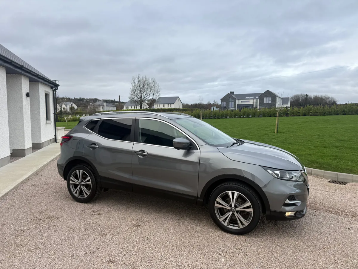 172 Nissan Qashqai N-Connecta - Image 2