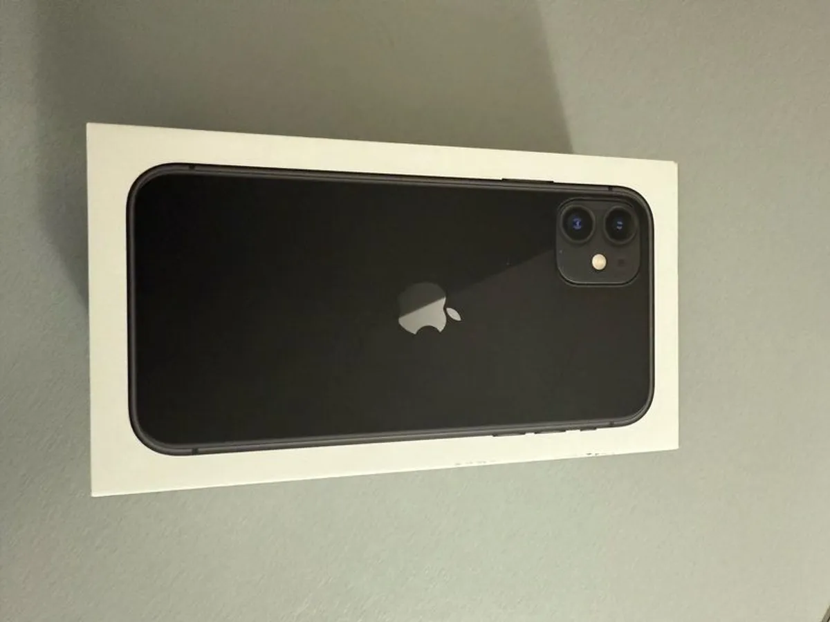 Sim free 128 GB iPhone 11 perfect condition - Image 3