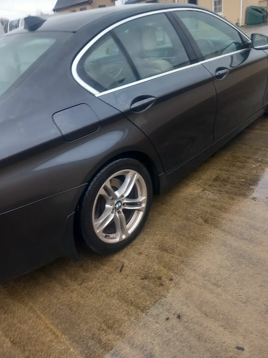BMW 5-Series 2016 - Image 4