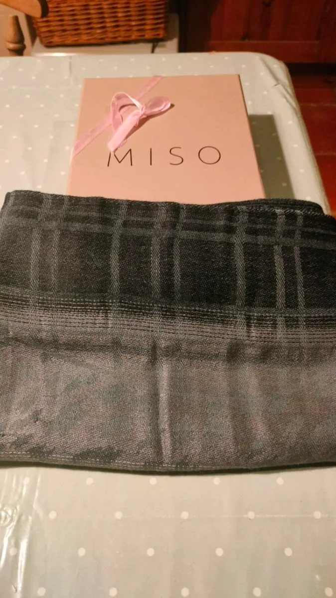 Ladies Miso scarf, New in box. - Image 1