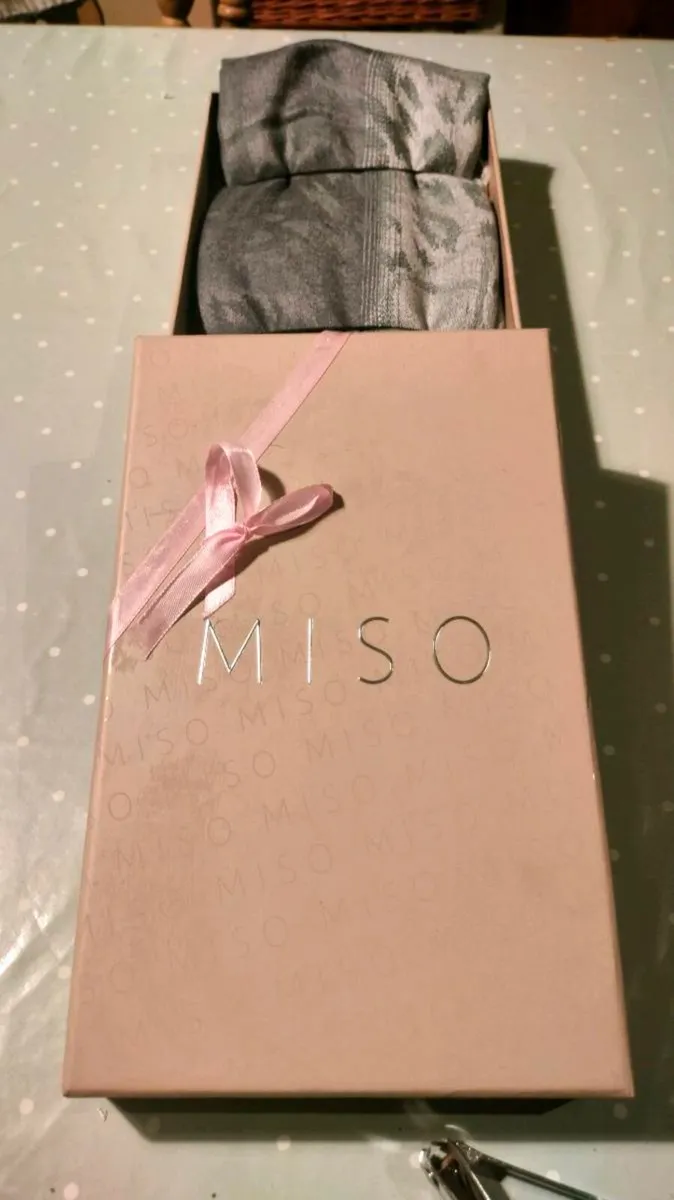 Ladies Miso scarf, New in box. - Image 2