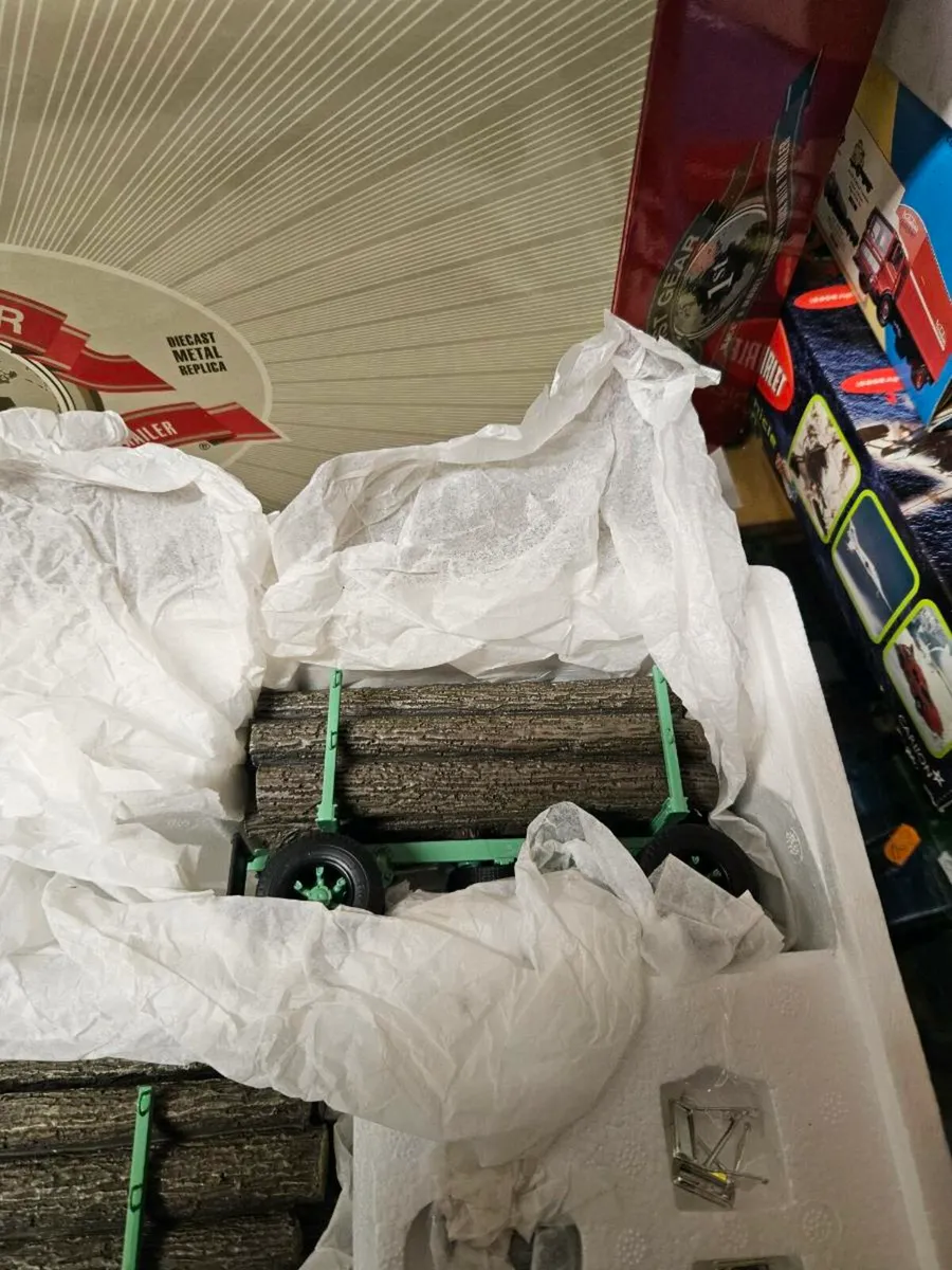 Corgi First Gear Mack Log Transporter 1.34 - Image 3