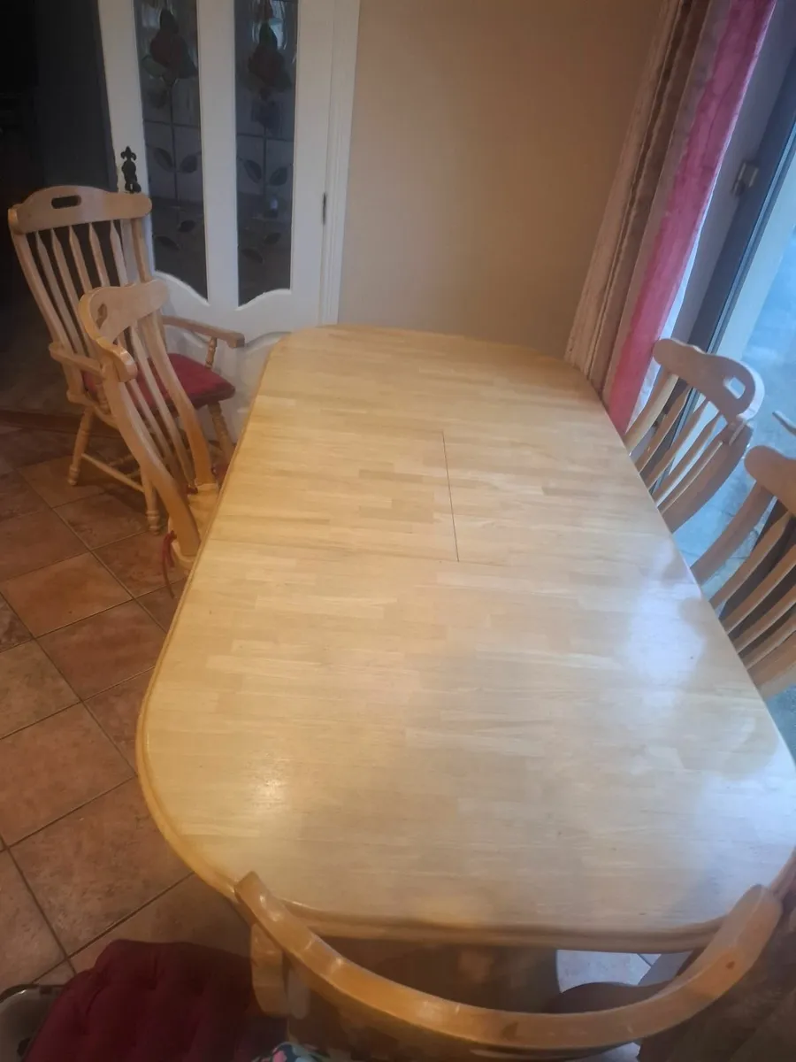 Table sofa and dressing table - Image 2