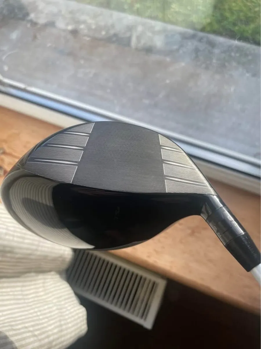 Titleist TSR1 Driver Flex S Left Hand - Image 1