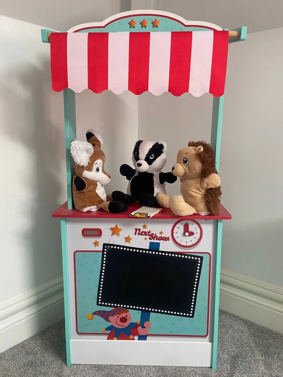 Kids puppet/market stall - Image 1