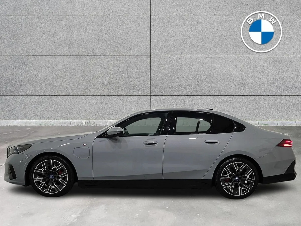 BMW 5-Series 530e M Sport Pro Saloon - Image 3