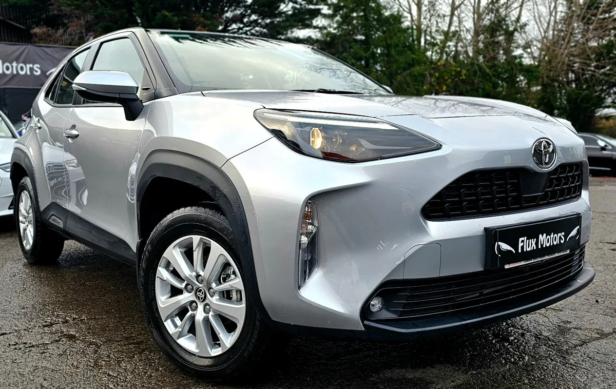 🔥 2025 Toyota Yaris Cross 1.5 Hybrid Luna • Auto - Image 1