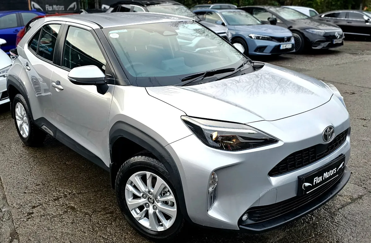 🔥 2025 Toyota Yaris Cross 1.5 Hybrid Luna • Auto - Image 2