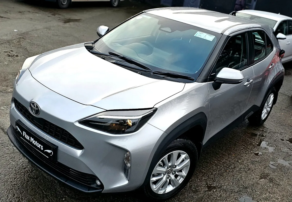 🔥 2025 Toyota Yaris Cross 1.5 Hybrid Luna • Auto - Image 4