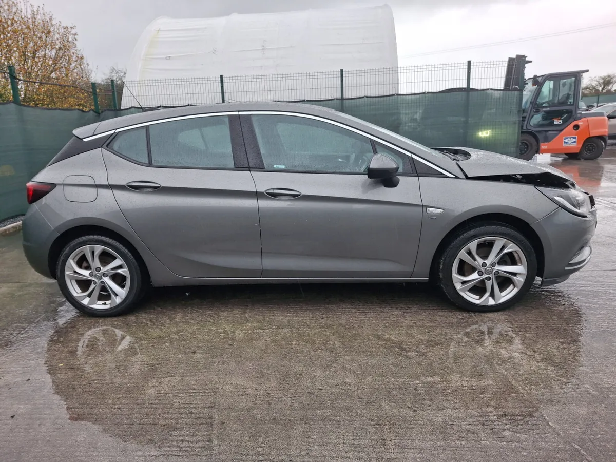 2017 Opel Astra  SRI 1.4 Petrol - Image 4