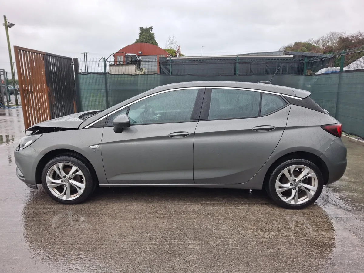 2017 Opel Astra  SRI 1.4 Petrol - Image 3