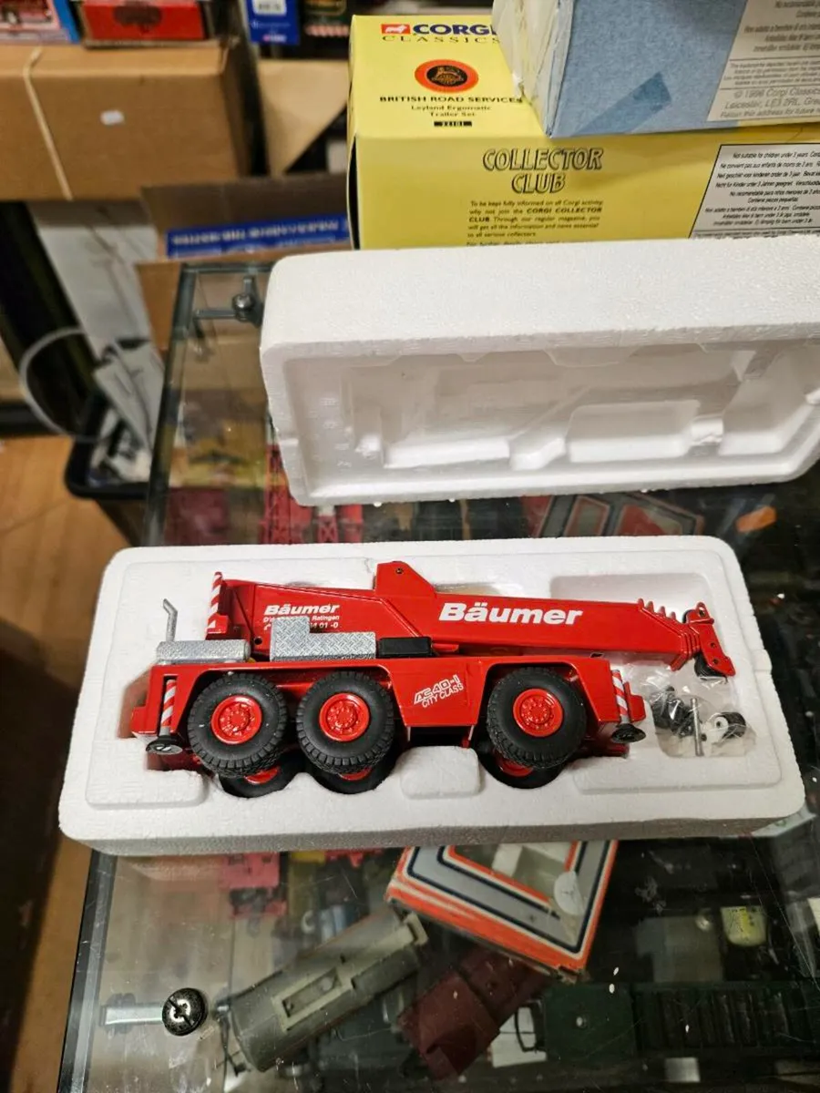 Corgi Conrad Crane - Image 2