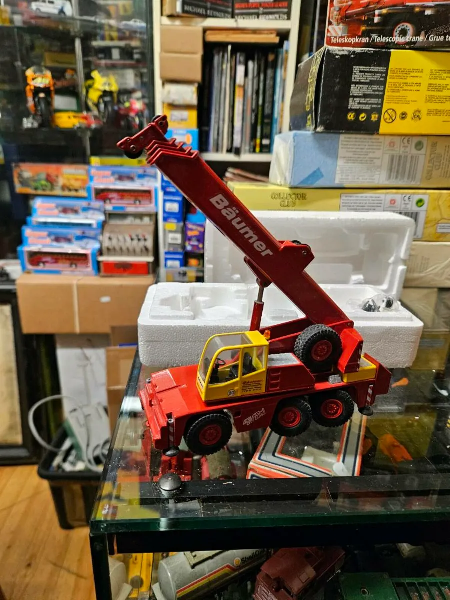 Corgi Conrad Crane - Image 4