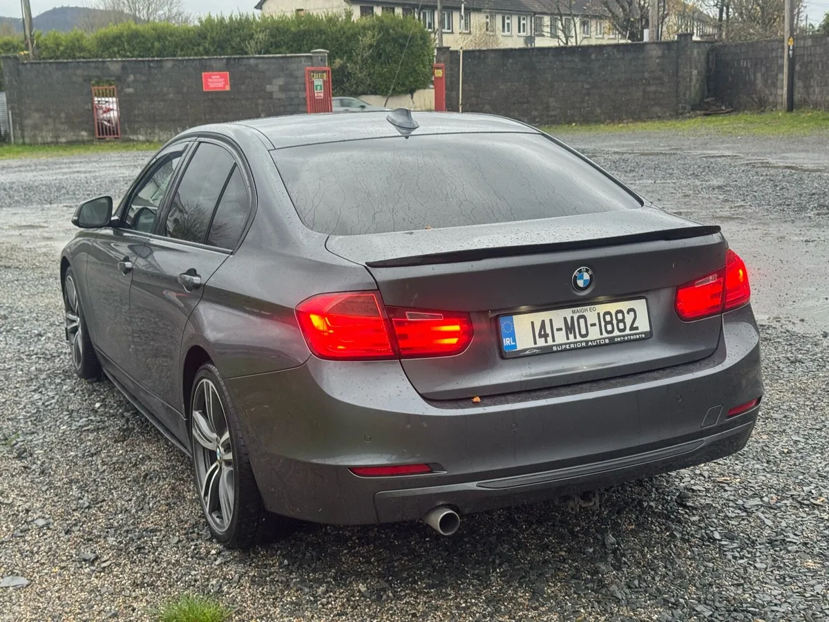 BMW 318 luxury automatic 2014 - Image 4