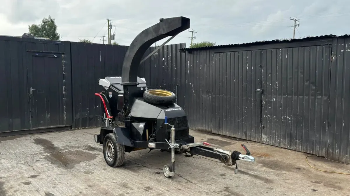 Schliesing 200 MX Single Axle Diesel Wood Chipper - Image 1