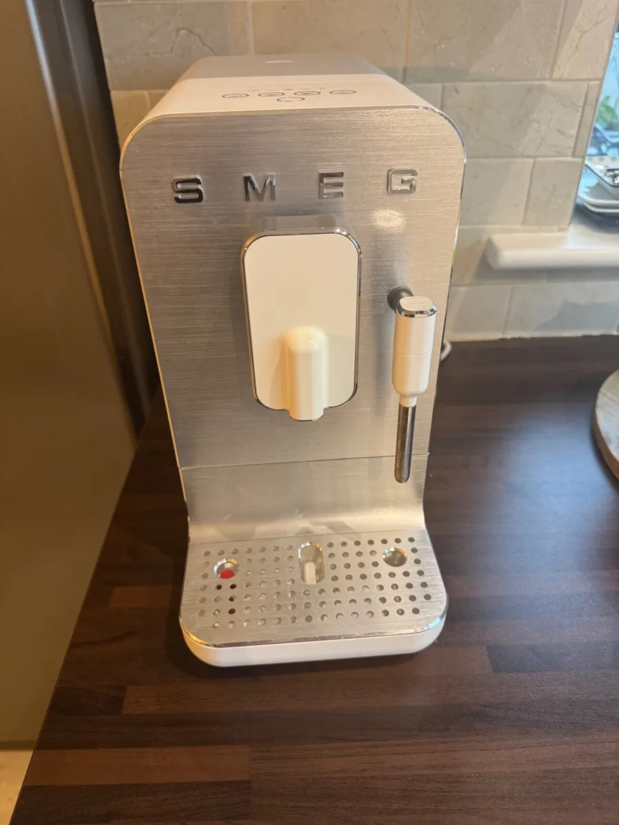 SMEG bean to cup coffee machine - Image 1