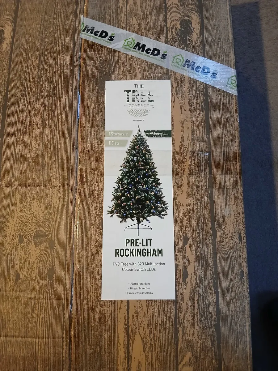 7Ft Pre lit Christmas tree - Image 3