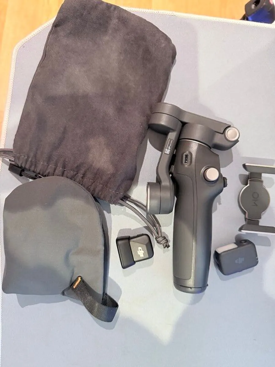 DJI Osmo Mobile 7P Combo Vlog + DJI Mic Mini