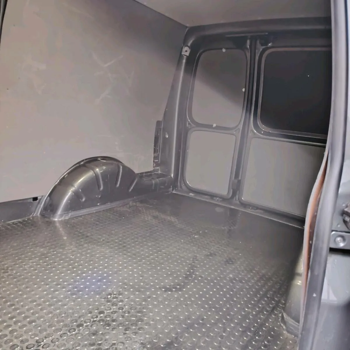 Volkwagen caddy L.W.B 202 - Image 4